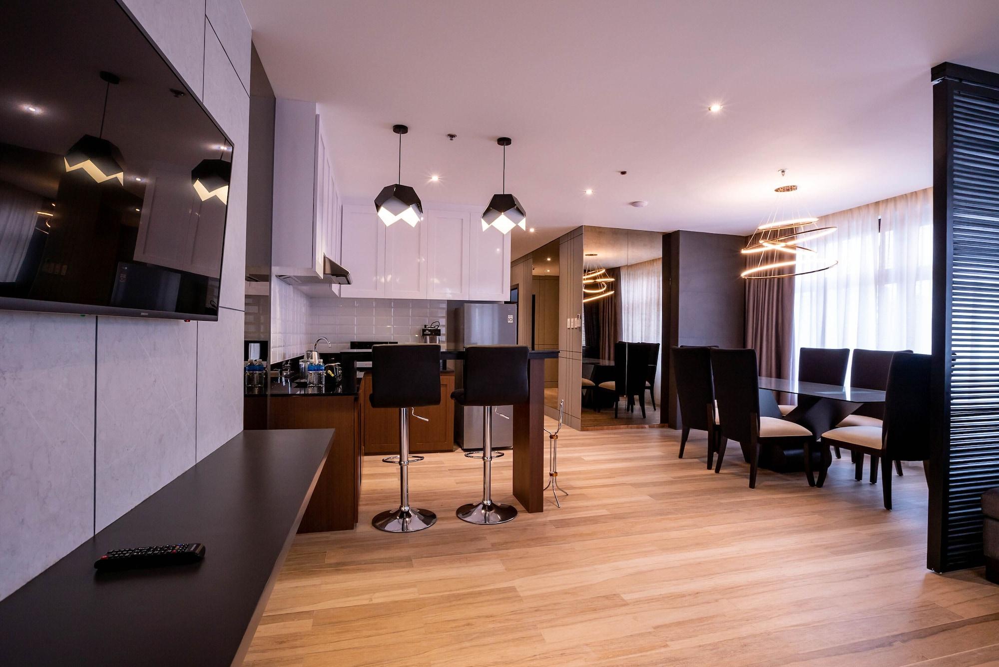 Coro Hotel Макати Экстерьер фото