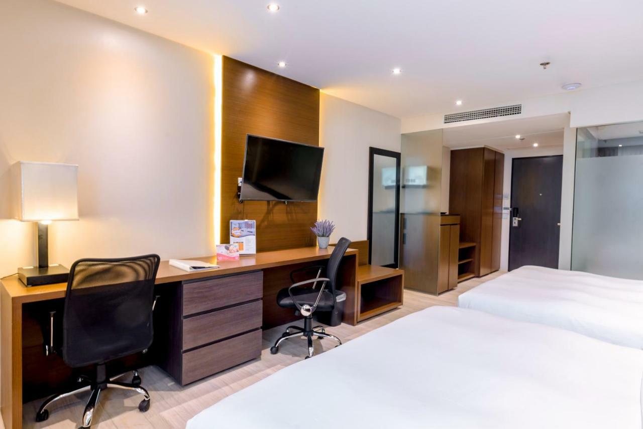 Coro Hotel Макати Экстерьер фото