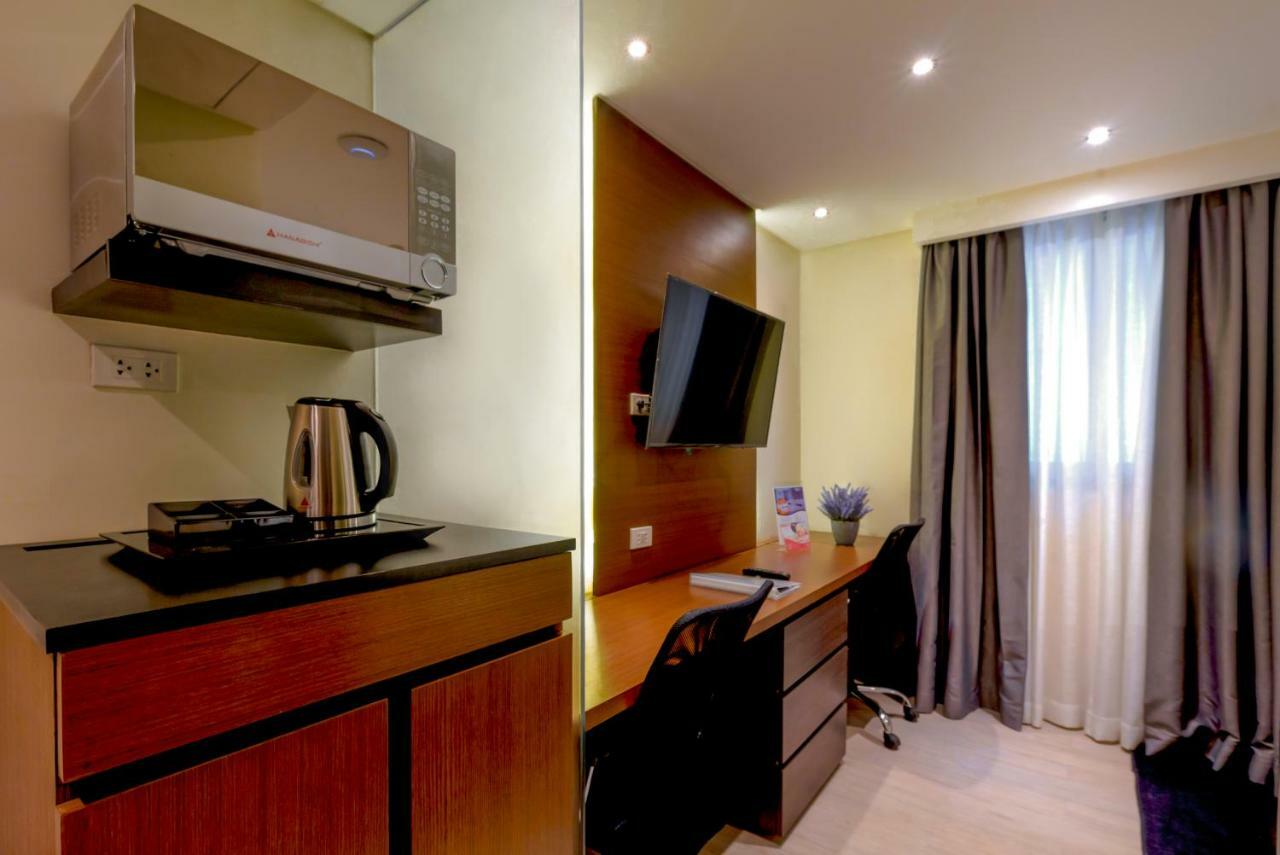 Coro Hotel Макати Экстерьер фото
